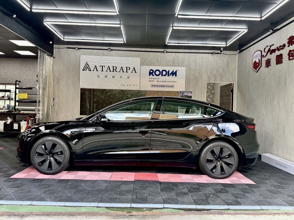 台南汽車包膜推薦｜弗珥仕透明犀牛皮施工體驗｜保護車漆第一步，