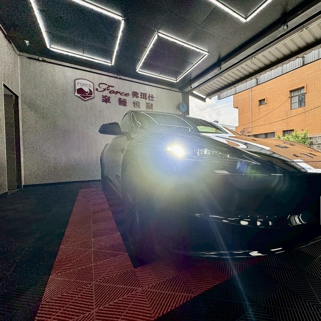 台南汽車包膜推薦｜弗珥仕透明犀牛皮施工體驗｜保護車漆第一步，