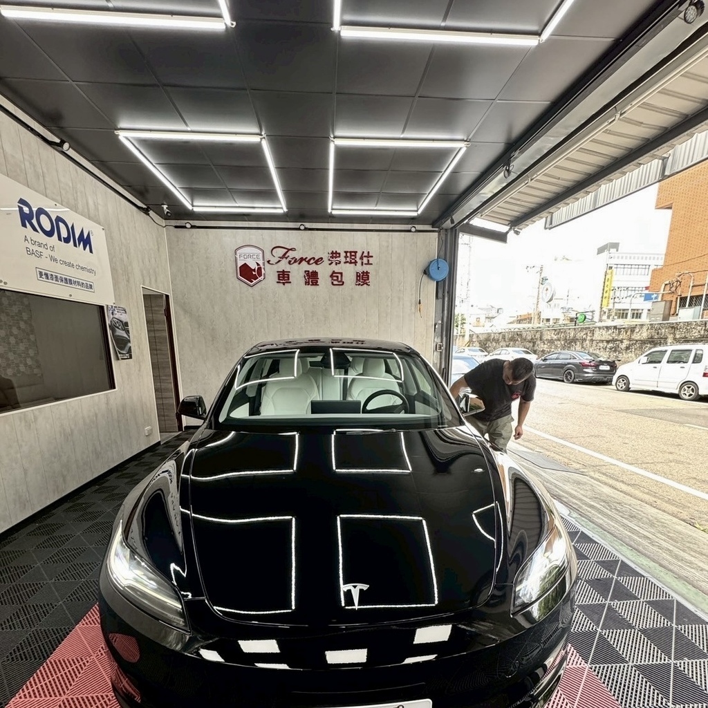 台南汽車包膜推薦｜弗珥仕透明犀牛皮施工體驗｜保護車漆第一步，