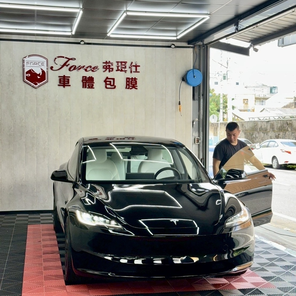 台南汽車包膜推薦｜弗珥仕透明犀牛皮施工體驗｜保護車漆第一步，