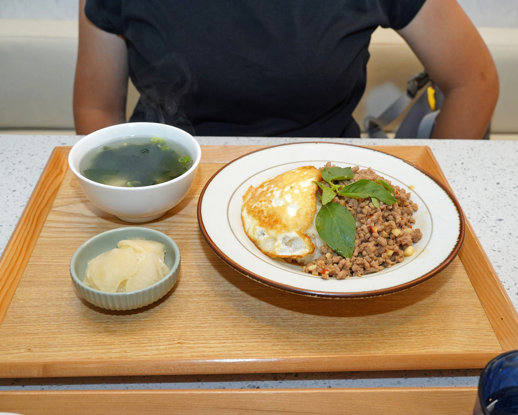 台南美食【寶煲餐飲】每日限量商業套餐｜份量剛好環境舒適｜馬鈴