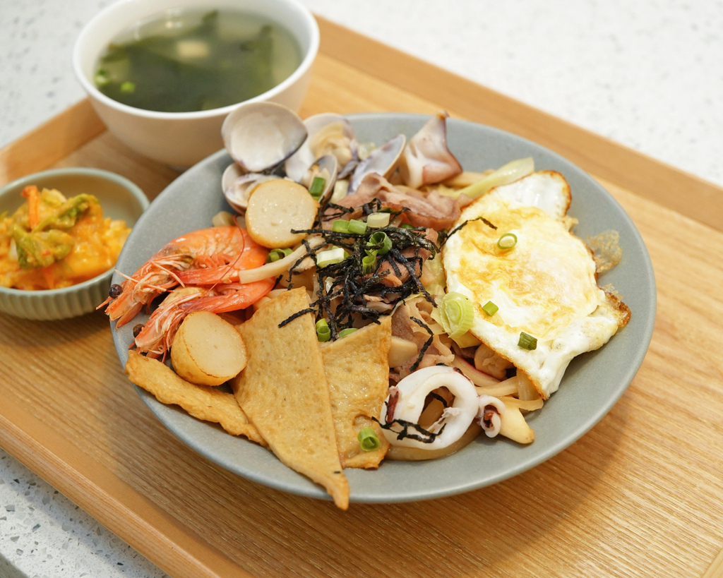 台南美食【寶煲餐飲】每日限量商業套餐｜份量剛好環境舒適｜馬鈴