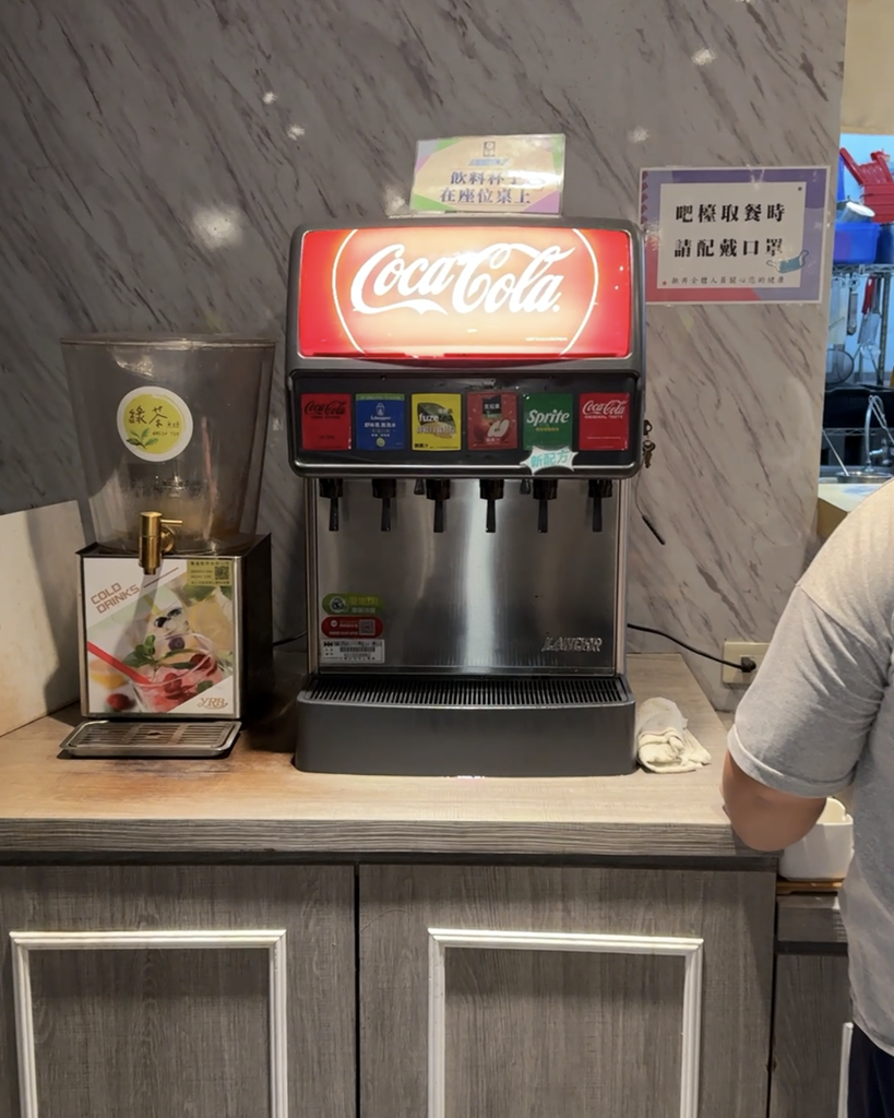 台南日式定食推薦|揪丼份量實在又飽足|小菜/白飯/味噌湯無限 台南日式定食推薦|揪丼份量實在又飽足|小菜/白飯/味噌湯無限
