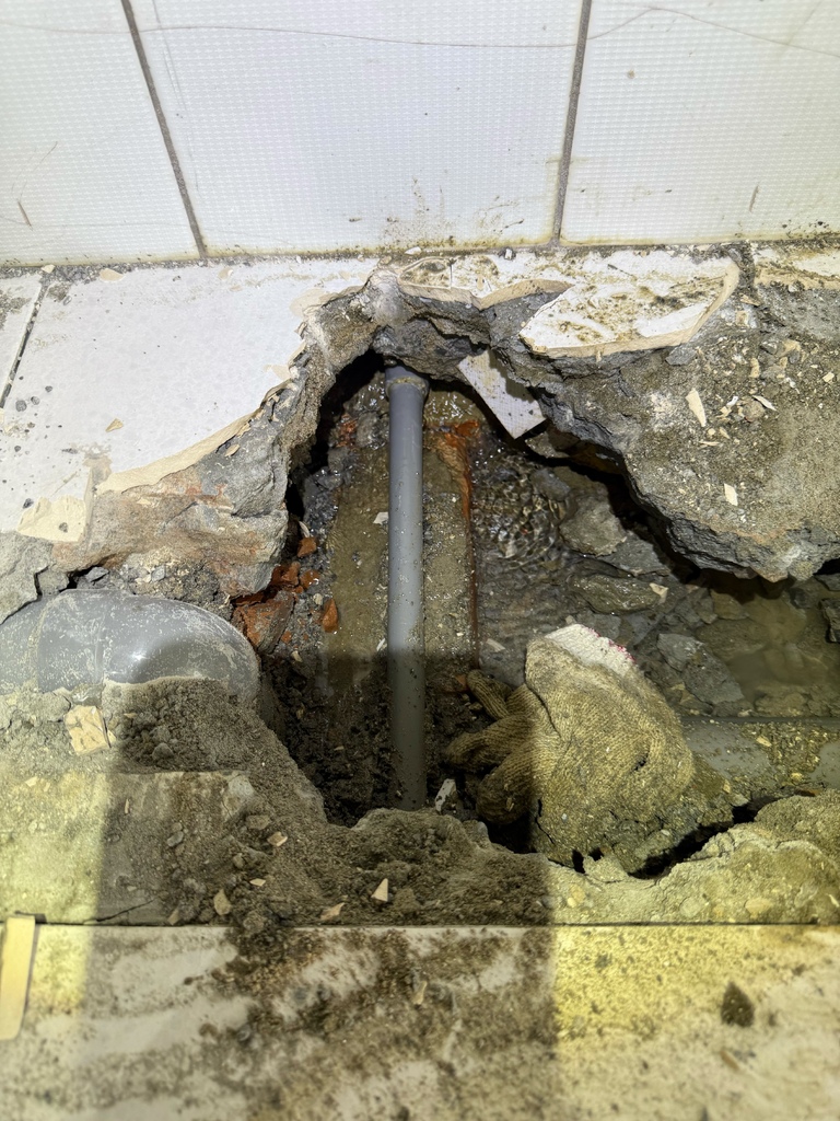 台南抓漏水推薦│安安抓漏師傅神救援│流理台下方水管破裂維修│