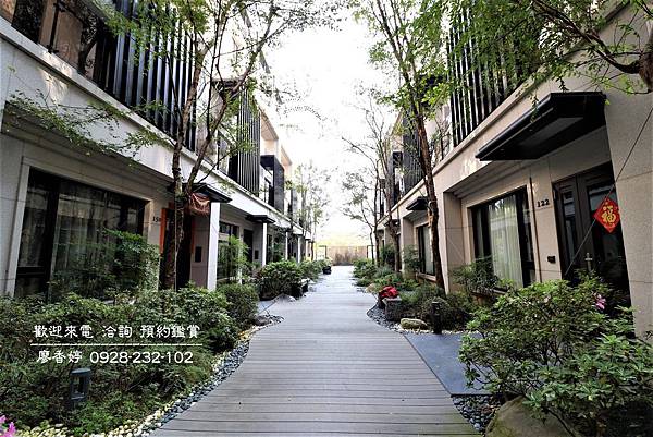 台中單元一 安和莊園 臨路角間大地坪電梯別墅 七大房(五套房)四車位 廖香婷0928232102 (132).JPG