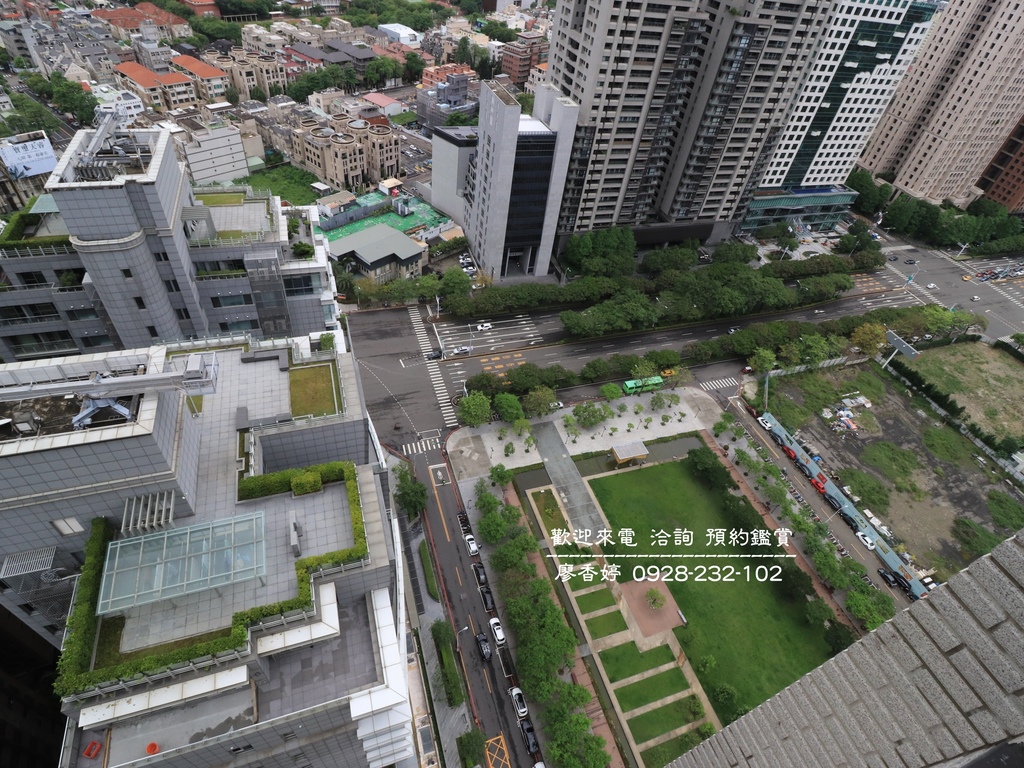 台中七期 國泰府會園道 一層一戶 合併大戶 無限棟距視野 廖香婷 歡迎預約鑑賞0965520580 (90).JPG