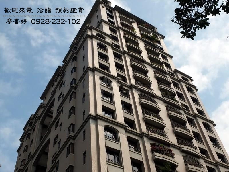 台中好宅 國雄建設  國雄問鼎市政  國雄國際音樂廳廖香婷0965520580歡迎預約鑑賞 委託銷售(8).jpg