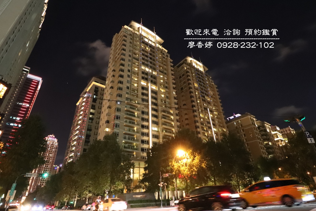 台中七期晚上夜拍-寶輝建設-寶輝花園廣場3-專售七期廖香婷.JPG