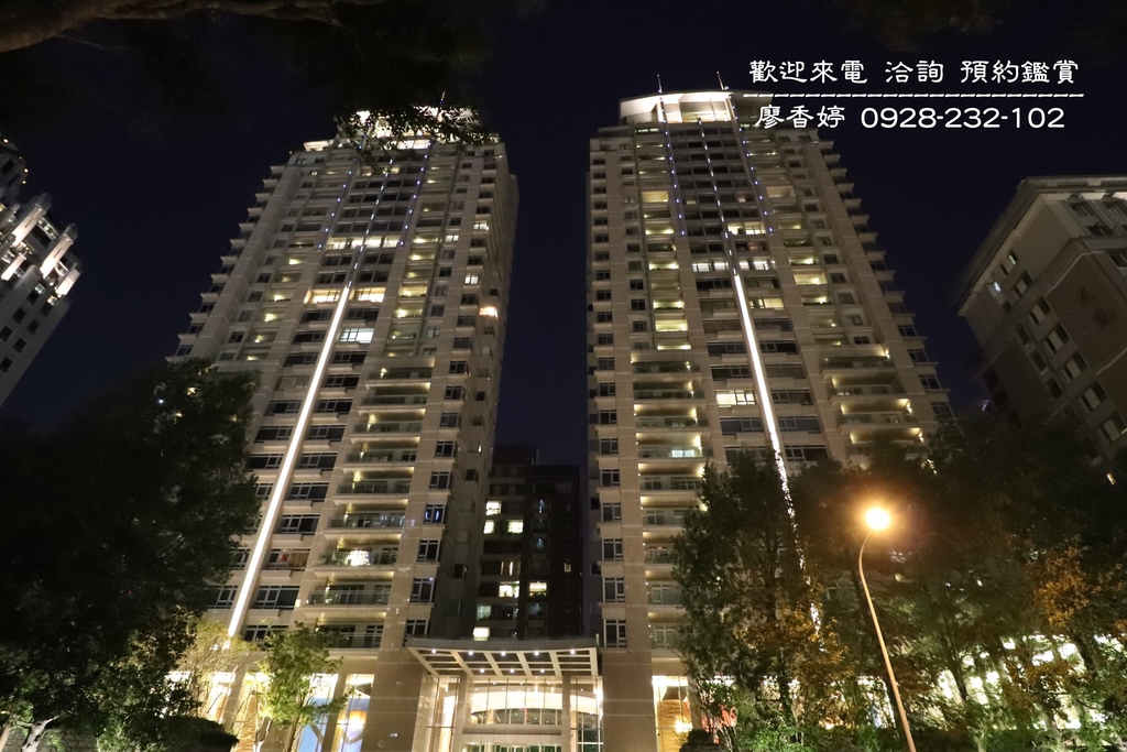 台中七期晚上夜拍-寶輝建設-寶輝花園廣場6-專售七期廖香婷.JPG