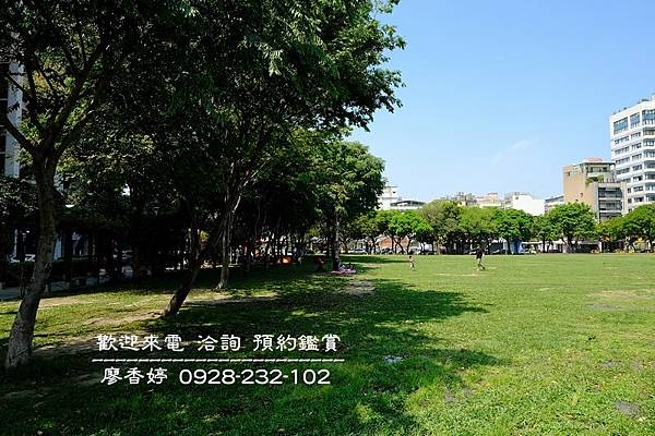 台中西區環境照片-台中市民廣場  廖香婷 0965520580(1).jpg