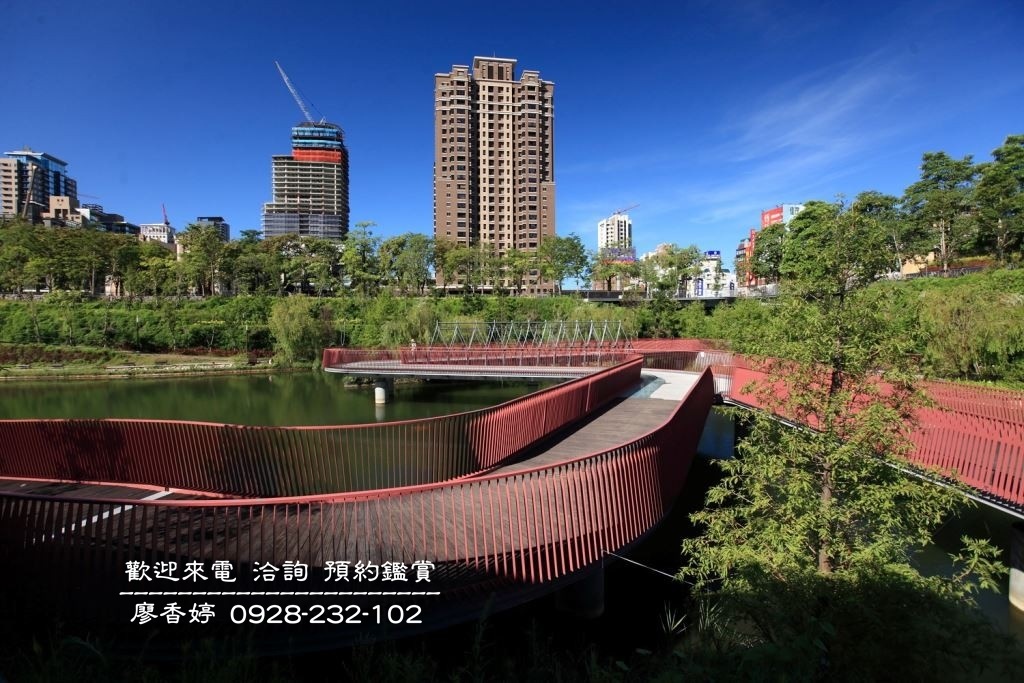 台中西屯區環境照片-秋紅谷廣場  廖香婷 0965520580(11).jpg