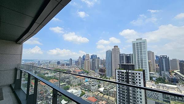 七期豪宅︱雙橡園V1特區︱前棟視野︱三房雙主臥(可4房)︱次