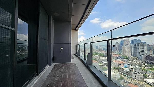 七期豪宅︱雙橡園V1特區︱前棟視野︱三房雙主臥(可4房)︱次