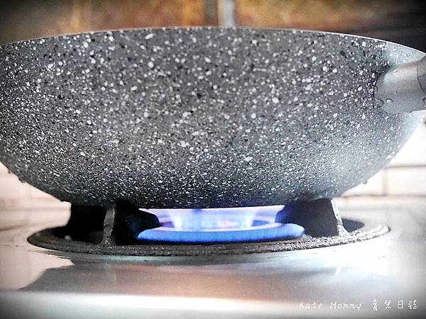 Fascook義大利原裝進口礦岩不沾鍋 菲姐代言 義大利鍋具 不沾鍋推薦25.jpg