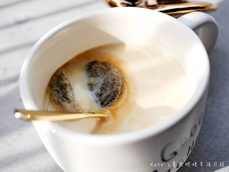 哈囉咖啡冰磚 HELLCOFFEE冰磚 哈囉咖啡好喝嗎 哈囉咖啡值得入手嗎 即冲即飲 咖啡冰磚推薦29.jpg 哈囉咖啡冰磚 HELLCOFFEE冰磚 哈囉咖啡好喝嗎 哈囉咖啡值得入手嗎 即冲即飲 咖啡冰磚推薦29.jpg