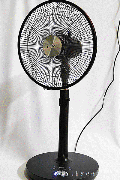 Haier14吋DC經典霧面黑風扇  Haier14吋DC直流變頻微電腦立扇 群光電子電風扇評價 海爾風扇好用嗎 省電電扇推薦 七片扇葉 12段風速 ECO溫感 可預約定時的電風扇62.gif