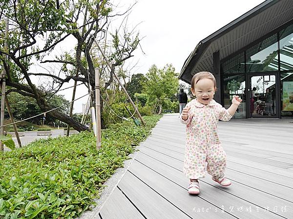 星巴克淡水雲門門市 雲門劇場旁邊的星巴克怎麼去 淡水新景點 淡水IG打卡點 淡水森林系星巴克 淡水玻璃屋星巴克16.jpg