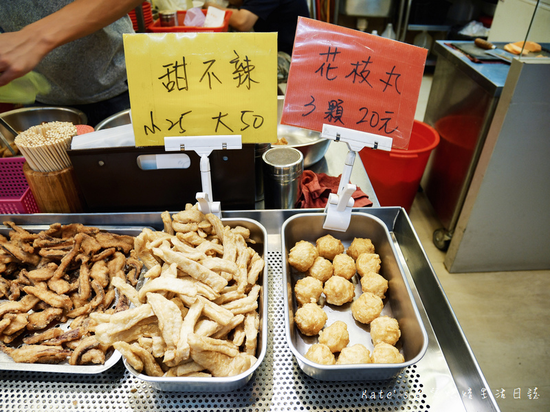 三重陳季炸雞 黄金春雞 三重美食 三重宵夜美食 三重好吃雞排 三重好吃塩酥雞 炸雞翅 市場炸雞12.jpg