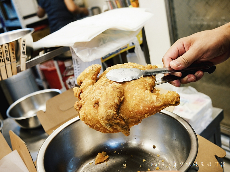 三重陳季炸雞 黄金春雞 三重美食 三重宵夜美食 三重好吃雞排 三重好吃塩酥雞 炸雞翅 市場炸雞15.jpg