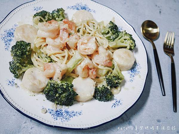 義大利麵食譜 干貝鮮蝦義大利麵 白醬海鮮義大利麵作法 義大利麵食譜 白醬口味的義大利麵 干貝鮮蝦奶香義大利麵 不用鮮奶油麵粉煮的義大利麵18.jpg