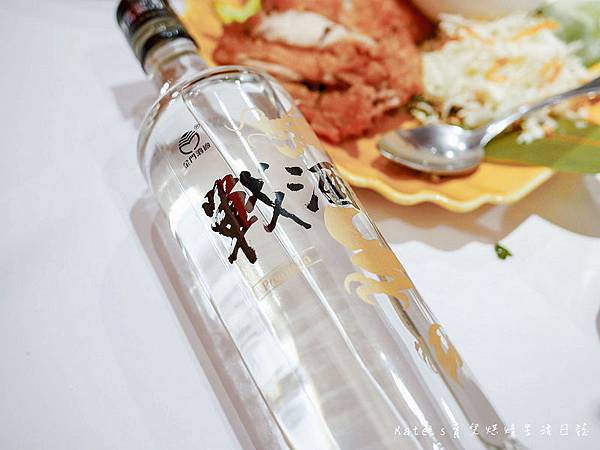 黑金龍戰酒 金門高粱 金門酒廠 46度高粱 買黑金龍送金箔酒 聚餐配酒 年菜酒品 年節送禮 黑金龍戰酒口感3.jpg