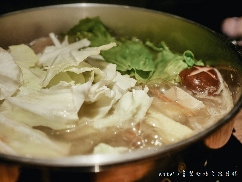 王鍋屋 信義區商業午餐 酸白菜鍋燒麵 王鍋屋酸白菜鍋 信義區聚餐 市政府美食 市政府火鍋 信義區火鍋推薦 京都甜點 京都限定白巧克力菓31.jpg