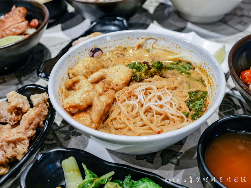 這味泰泰 泰式拉麵 泰式丼飯 這味泰泰微風南山店 這味太太好吃嗎 微風南山美食街 微風南山美食 一個人也可以吃的泰式料理 信義區美食26.jpg