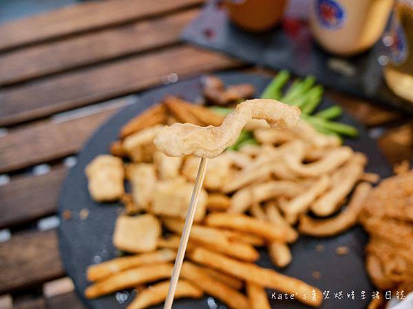 士林夜市美食 怪獸小雞排 台北雞排 士林夜市小吃 麻香紅雞排、蒜香黃雞排31.jpg