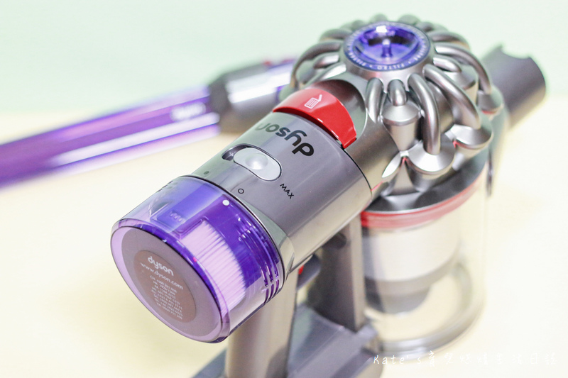 Dyson V8 Slim Fluffy+ 戴森v8新款 dyson v8新款 Dyson V8 Slim Fluffy+開箱 戴森Dyson V8 Slim Fluffy+開箱 dyson新款吸頭0.jpg