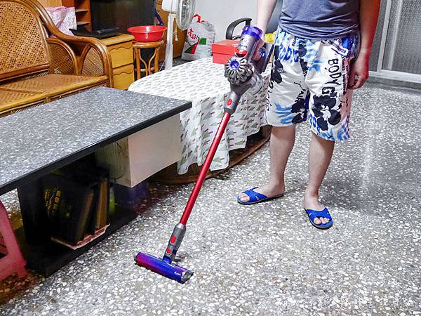 Dyson V8 Slim Fluffy+ 戴森v8新款 dyson v8新款 Dyson V8 Slim Fluffy+開箱 戴森Dyson V8 Slim Fluffy+開箱 dyson新款吸頭9.jpg