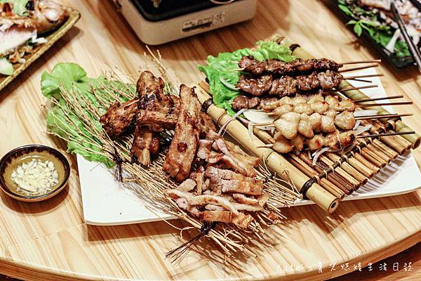 鬼斧燒烤屋 花蓮居酒屋 東大門美食 花蓮美食 花蓮日式料理推薦 花蓮好吃居酒屋 花蓮必吃推薦 鬼斧燒烤屋菜單 鬼斧燒烤屋包廂52.jpg