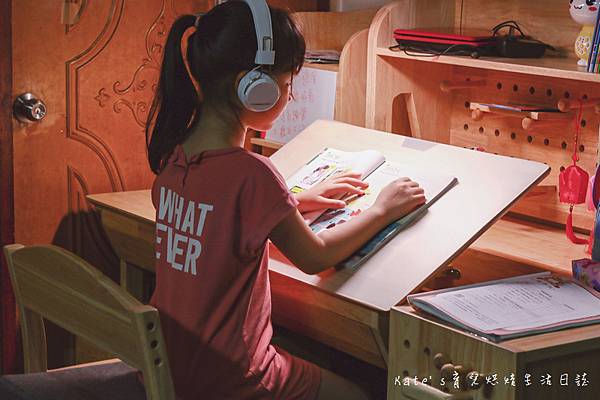 環安好好學成長桌椅組 環安實木家具成長書桌椅 好好學成長桌椅組旗艦組開箱 成長書桌椅推薦 環安好好學書桌 環安好好學成長桌椅組評價2.jpg