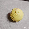 總信烘焙廚房 特製芋頭餡 鹹蛋黃Q心仁 芋泥蛋黃酥 芋頭銅鑼燒 鬆餅粉做銅鑼燒 酥皮做蛋黃酥 懶人蛋黃酥作法23.jpg