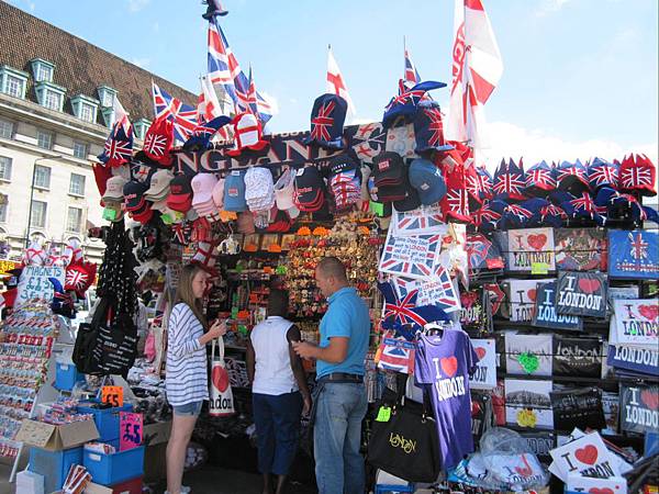 westminister bridge vendor.jpg