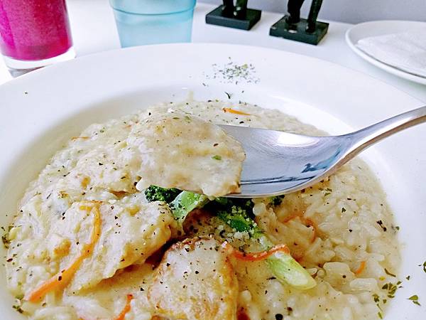 【食記】三峽。九天 Nine Sky ♥ 超多層的韆層蛋糕，來一段隱居獨享的午茶時光
