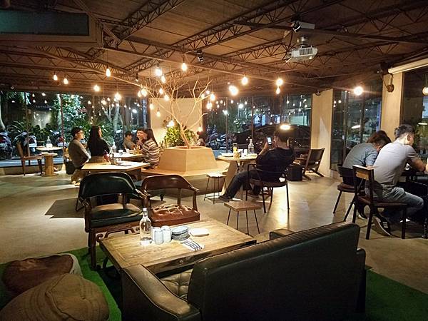 【食記】GUMGUM Beer &amp; Wings 啤酒與雞翅～餐酒館 / 台北包場