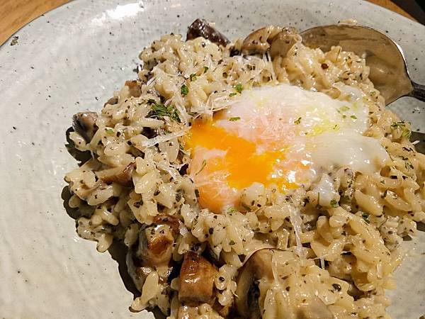 【食記】GUMGUM Beer &amp; Wings 啤酒與雞翅～餐酒館 / 台北包場