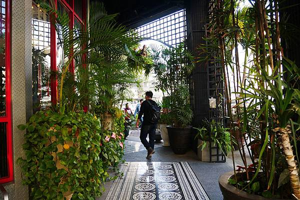 【高雄】冒煙的喬「就是公寓旅店」｜新美式工業風讓我目不轉睛！