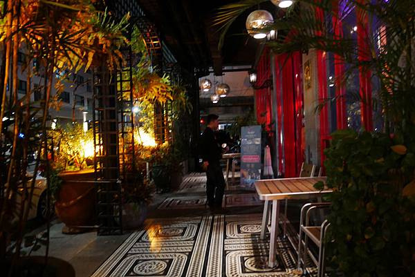 【高雄】冒煙的喬「就是公寓旅店」｜新美式工業風讓我目不轉睛！