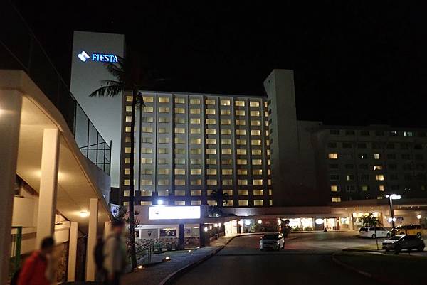 【關島】Fiesta Resort Guam 悅泰飯店 | 杜夢灣高CP值首選，舒服寬敞，隨時隨地漫步海灘