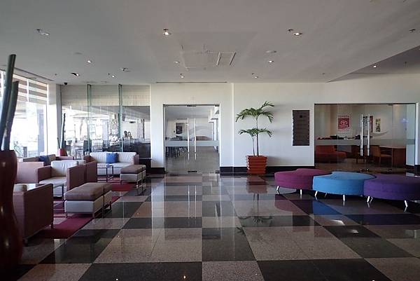 【關島】Fiesta Resort Guam 悅泰飯店 | 杜夢灣高CP值首選，舒服寬敞，隨時隨地漫步海灘