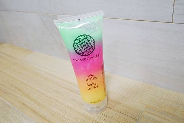 【身體】嗬護肌膚的鑽石級保養｜Forever Flawless 彩虹海鹽身體磨砂膏