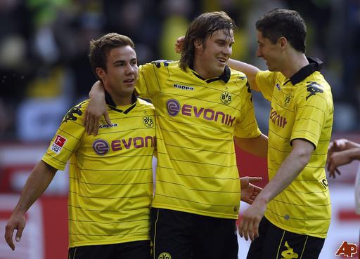 mario-goetze-kevin-grosskreutz-robert-lewandowski-2011-4-17-13-31-46