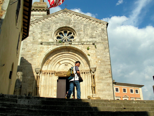 San Quirico dOrcia  Church 4.jpg