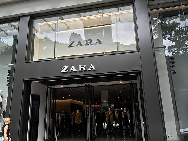 zara queen street mall