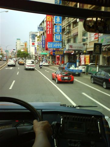 車子／很少在台灣看到這類的跑車