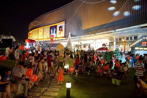 ASUS家族成員大拜年