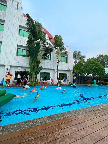 台南住宿推薦 沒想過住飯店還能玩控窯 釣魚 而且還有遊戲室 