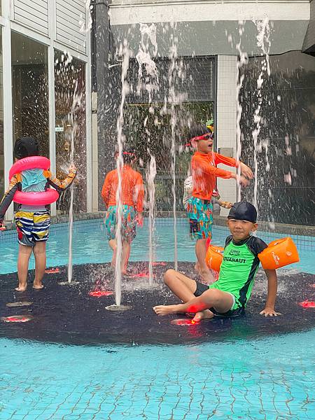台南住宿推薦 沒想過住飯店還能玩控窯 釣魚 而且還有遊戲室 