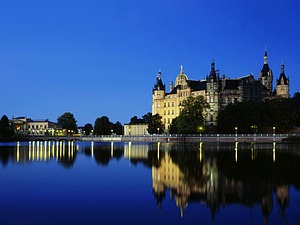 Schwerin%20Castle,%20Germanys_300x300.jpg